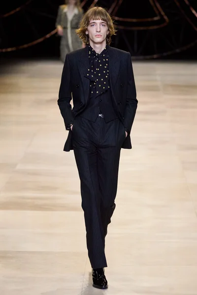 Look 3